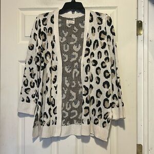 Nellbang Animal Print Cardigan Size Small